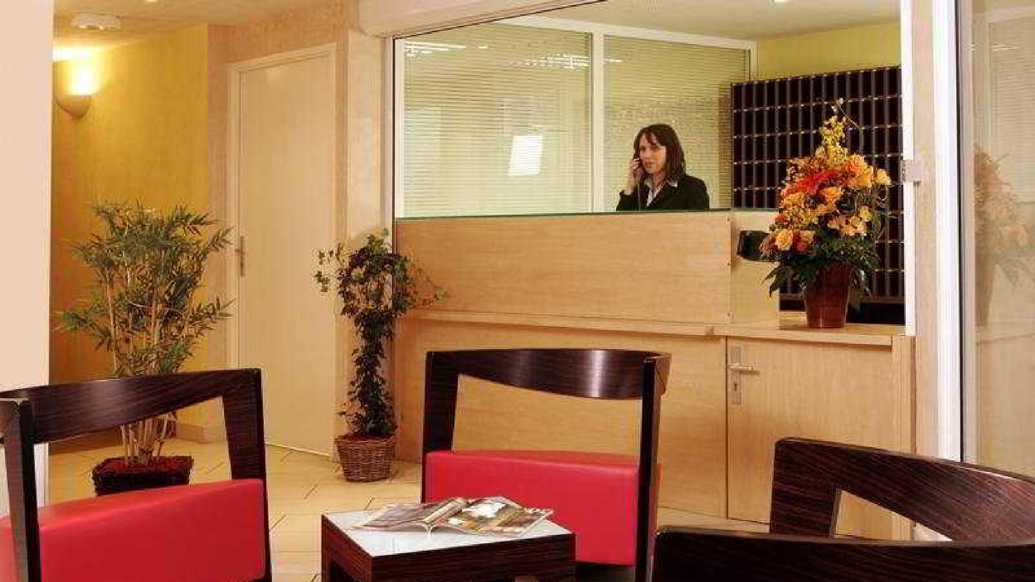 Adagio Access Sous Poissy Aparthotel