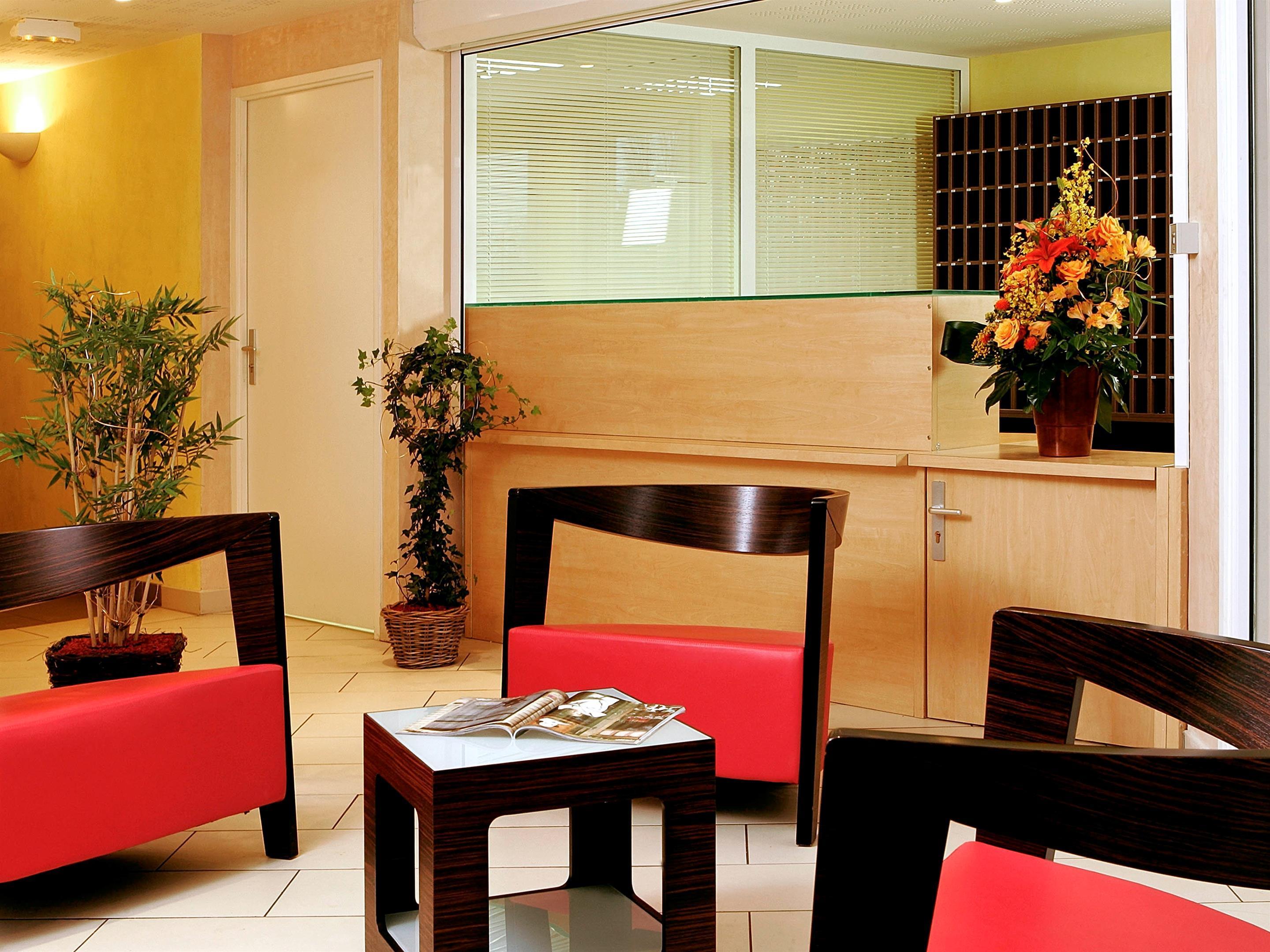 Adagio Access Sous Poissy Aparthotel