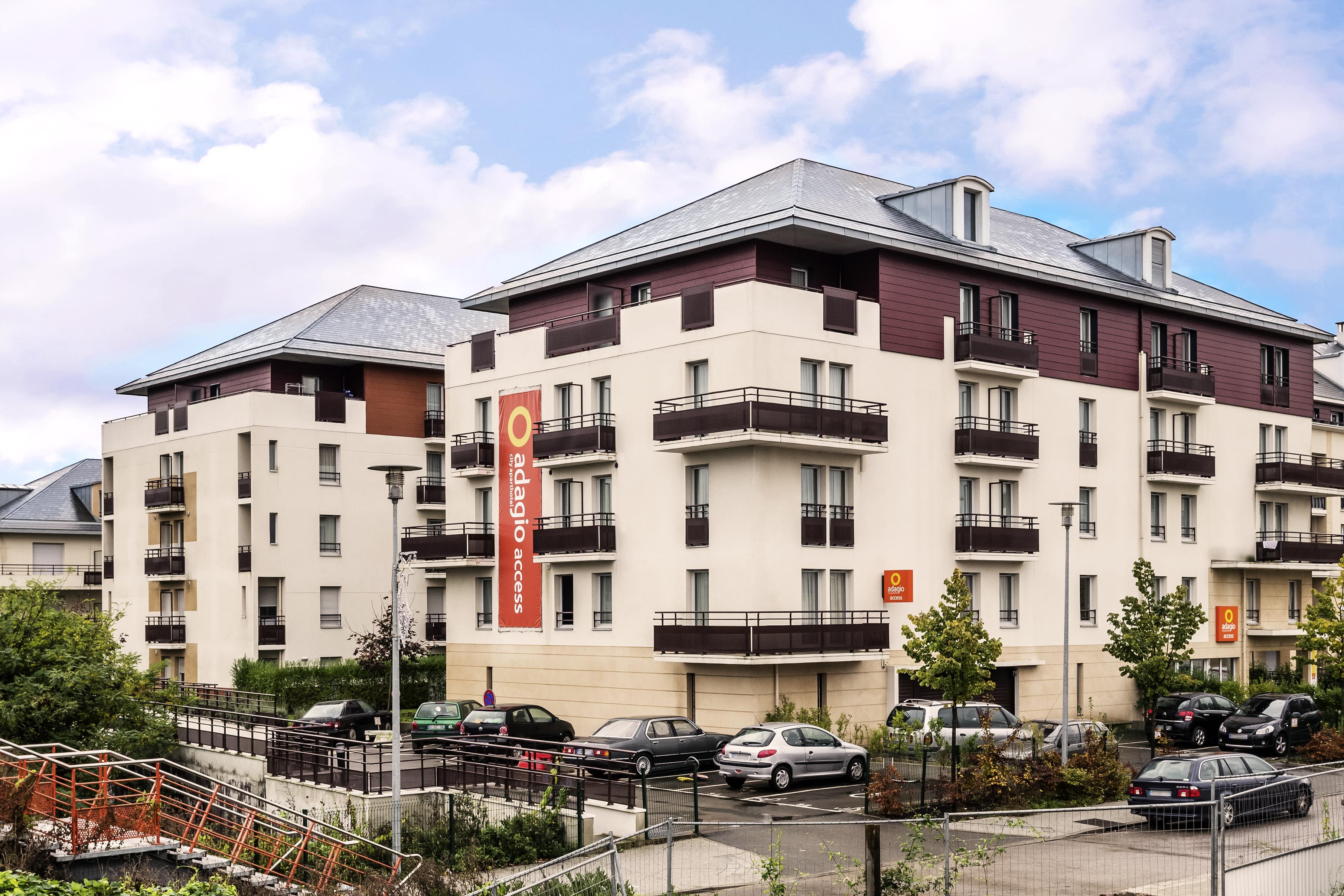 Adagio Access Sous Poissy Aparthotel 2*