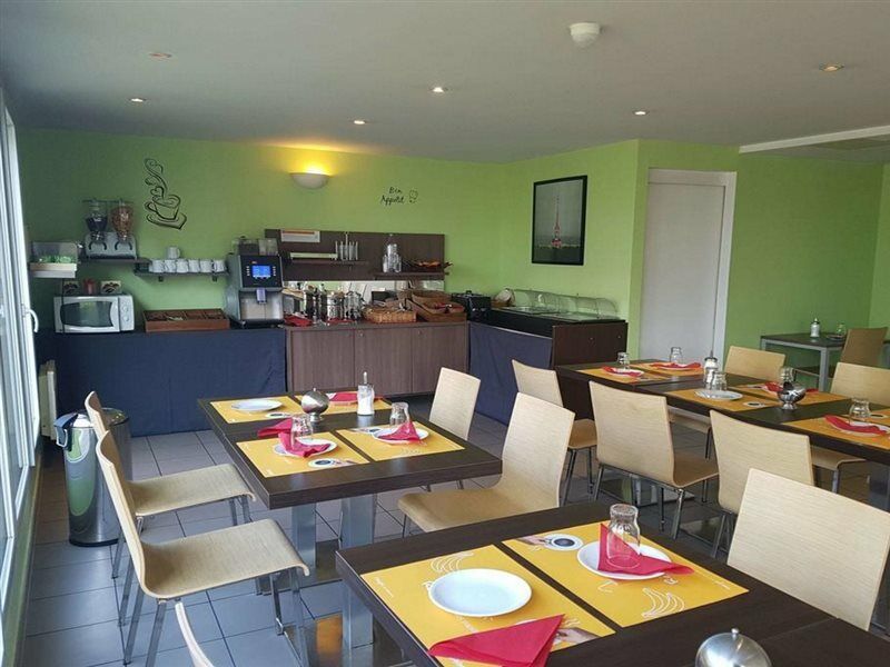 Adagio Access Sous Poissy 2*